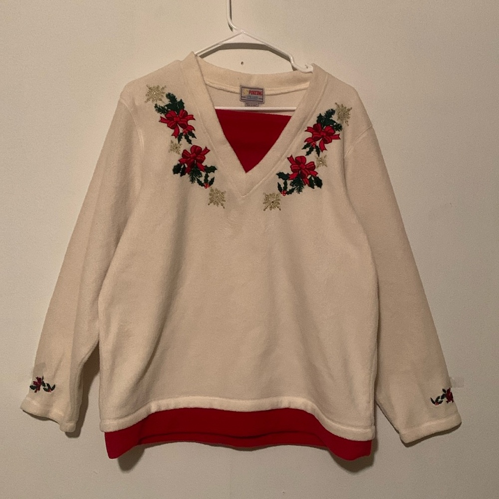 Sporting Club Women’s Fleece Holiday Top